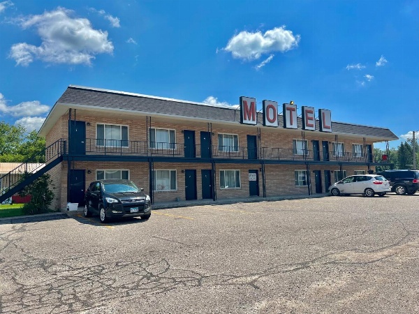 Barnesville Motel image 1