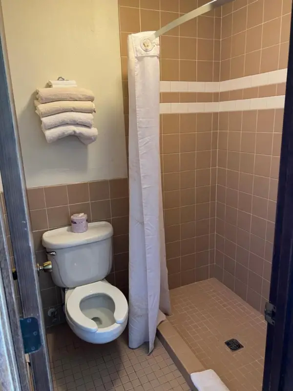 Barnesville Motel 4